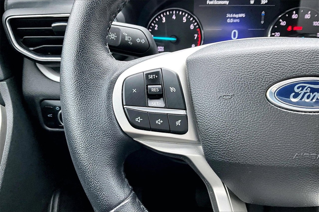 Used 2023 Ford Explorer XLT w/ Equipment Group 202A image 28