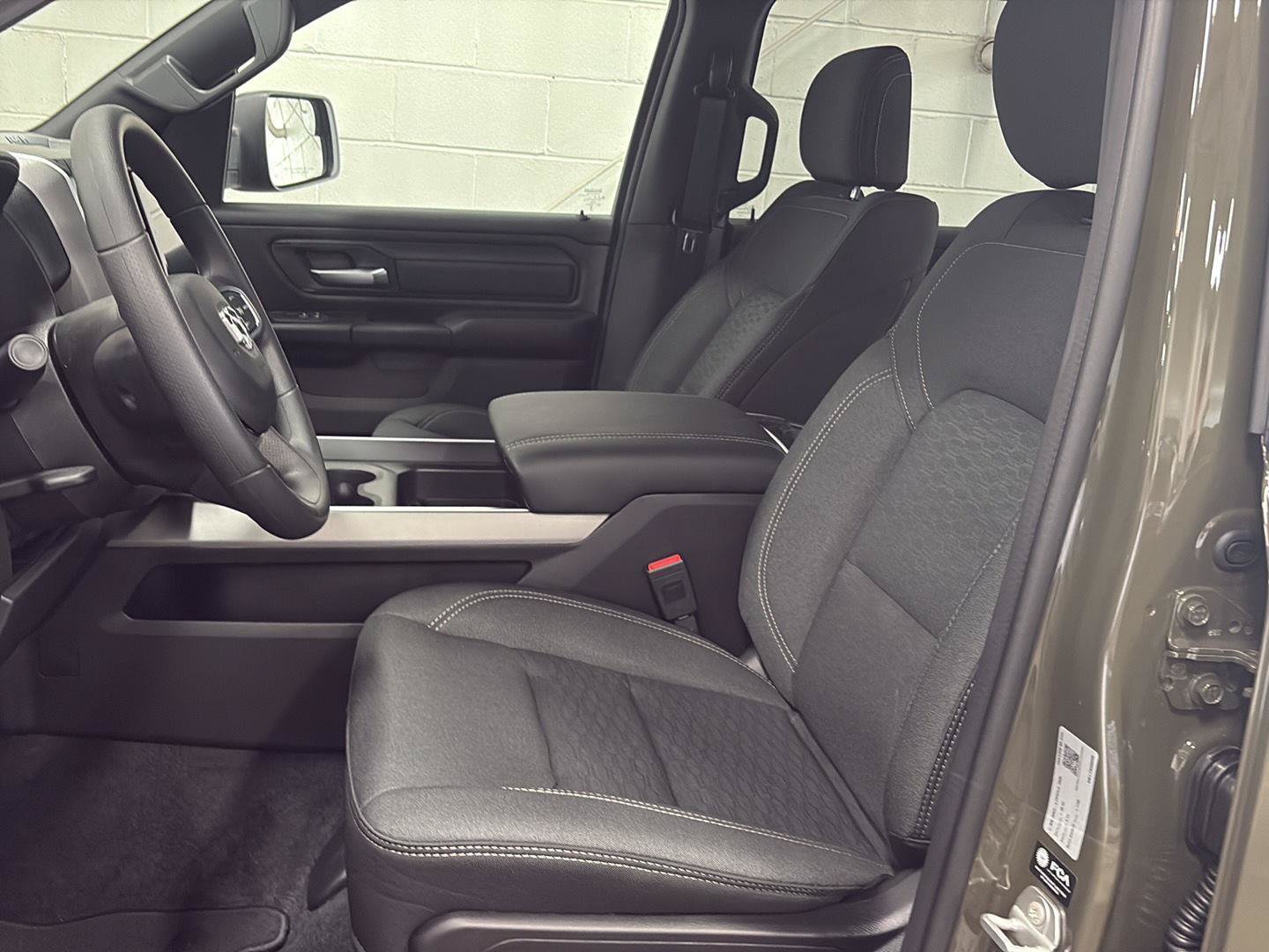 New 2026 RAM 1500 Express AWD/4WD image 6