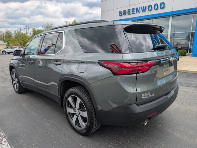 Used 2023 Chevrolet Traverse LT w/ LT Premium Package FWD image 3