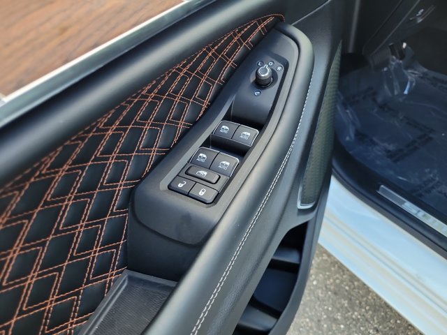 Used 2025 Jeep Grand Cherokee L Summit w/ Obsidian Package AWD/4WD image 16