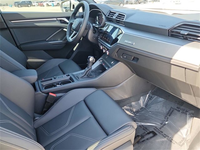 New 2025 Audi Q3 2.0T Premium image 28
