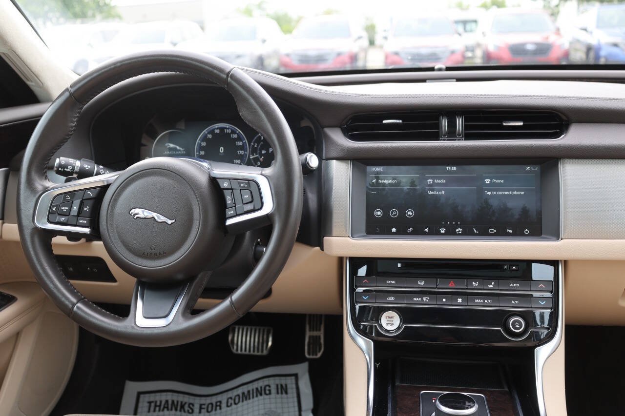 Used 2020 Jaguar XF Prestige AWD/4WD image 24