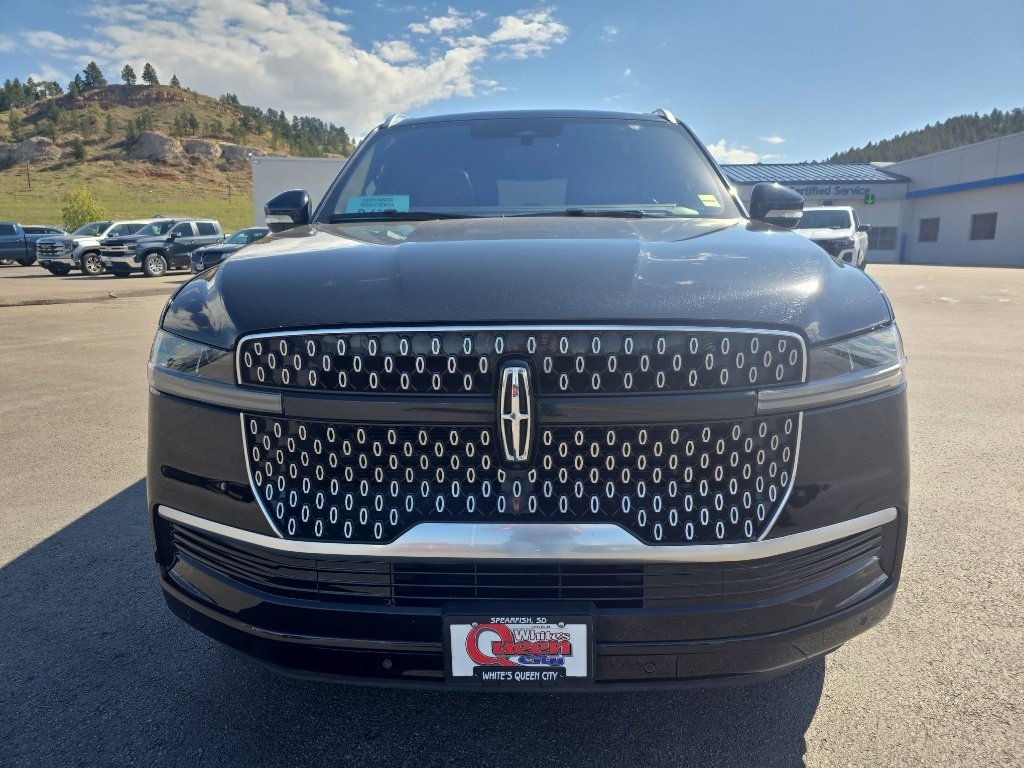 Used 2025 Lincoln Navigator Reserve AWD/4WD image 8