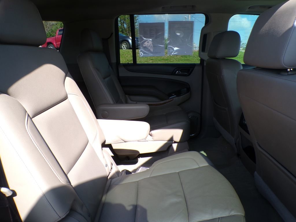 Used 2017 Chevrolet Suburban Premier AWD/4WD image 17