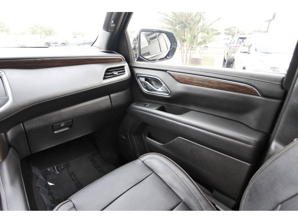 Used 2023 Chevrolet Tahoe High Country RWD image 8