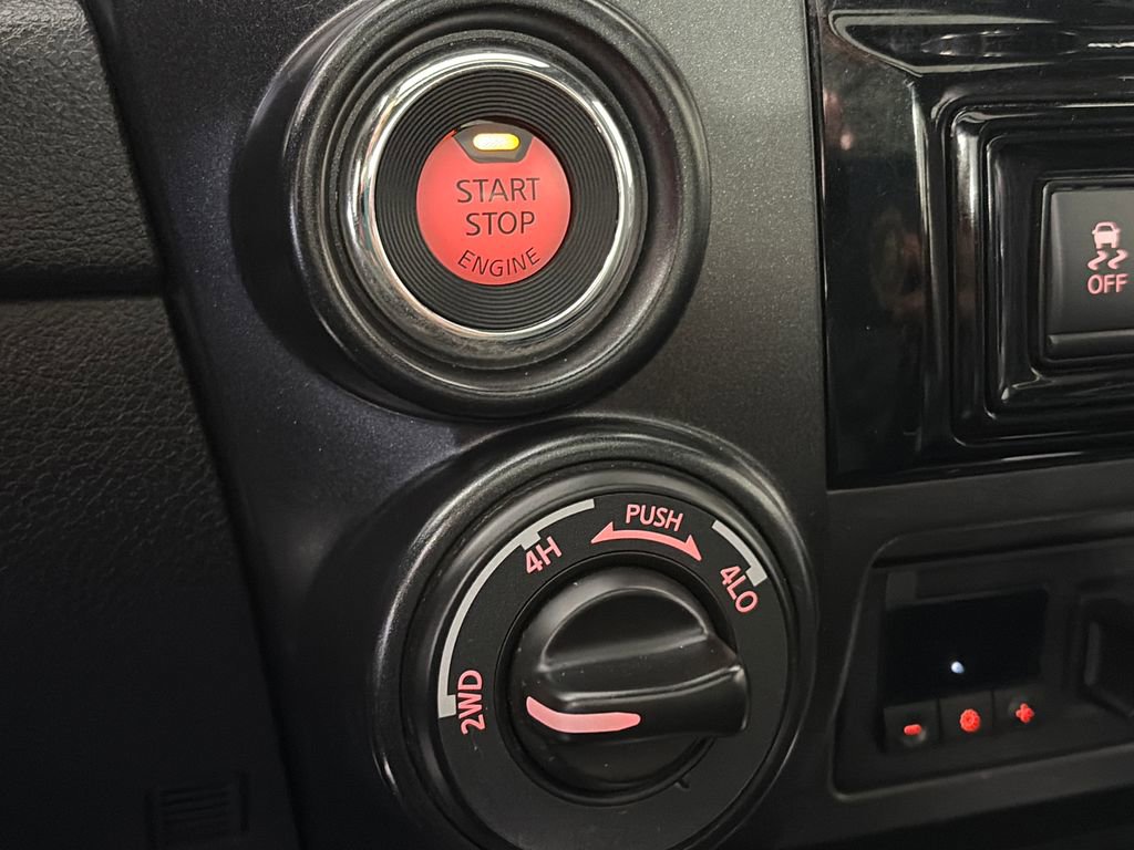 Used 2022 Nissan Titan PRO-4X w/ Pro-4x Convenience Package image 23