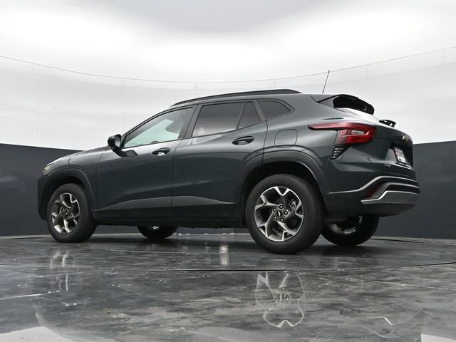 Used 2025 Chevrolet Trax LT w/ LT Convenience Package FWD image 42
