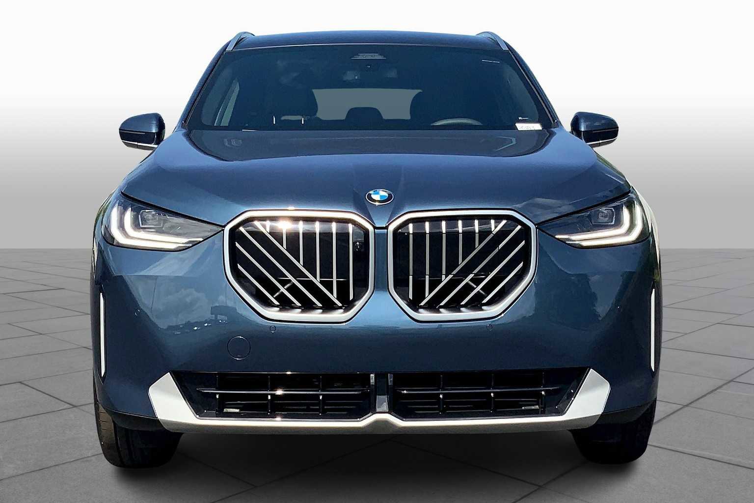 Used 2025 BMW X3 xDrive30i w/ Premium Package image 3