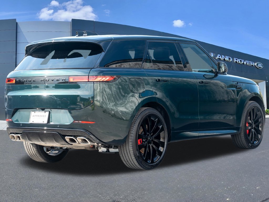 Used 2026 Land Rover Range Rover Sport Dynamic SE AWD/4WD image 4