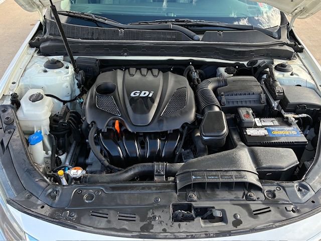 Used 2011 Kia Optima EX w/ Premium Pkg image 6