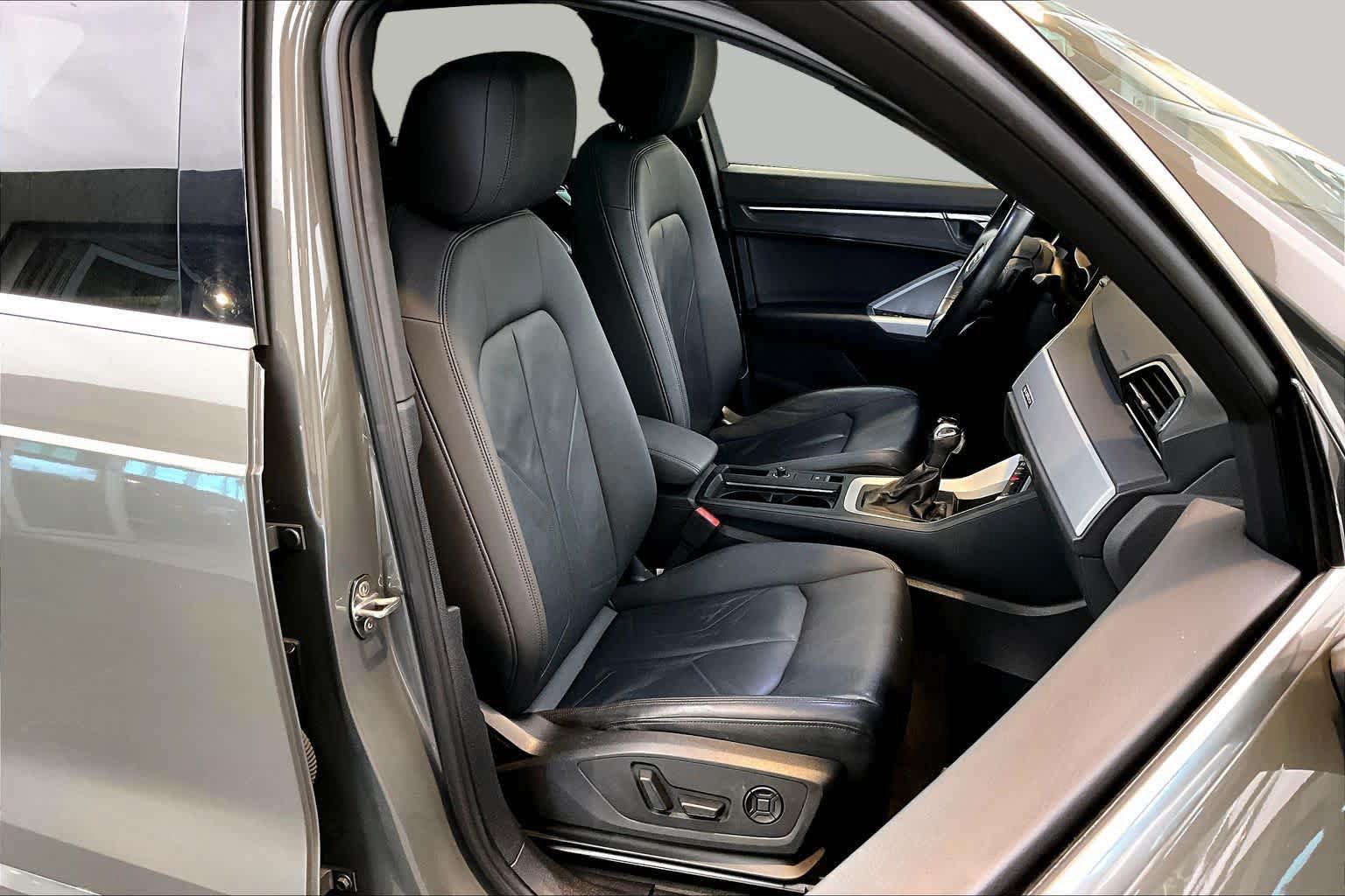 Used 2021 Audi Q3 2.0T Premium w/ Convenience Package AWD/4WD image 9