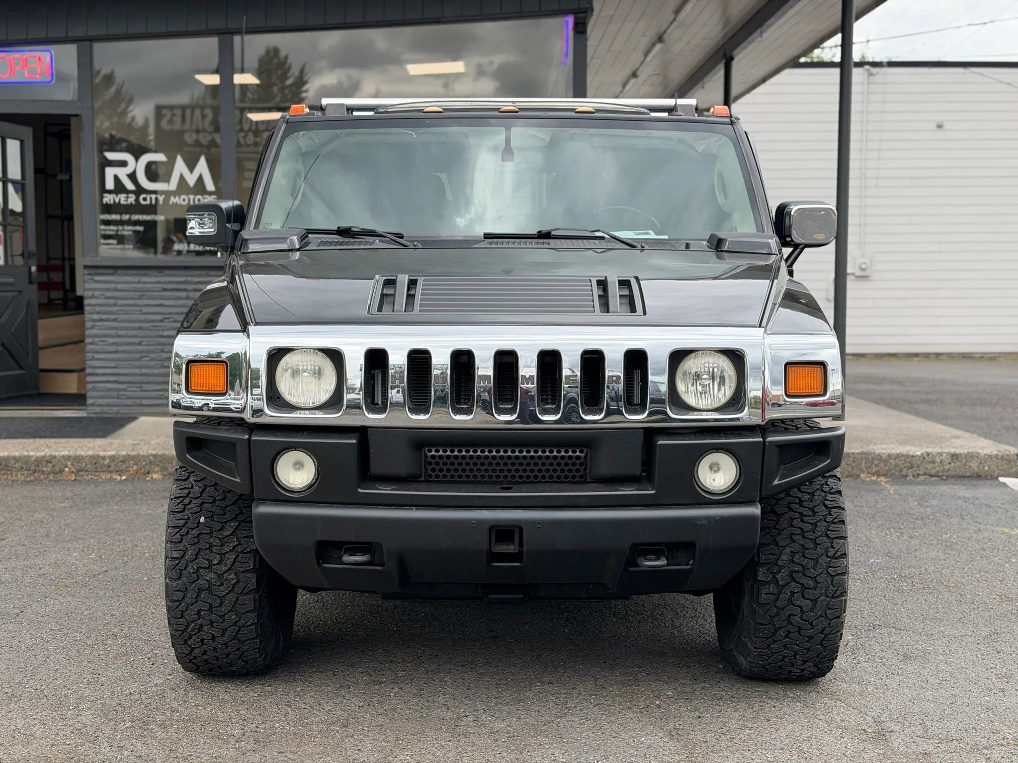 Used 2004 HUMMER H2 w/ Preferred Equipment Group AWD/4WD image 2