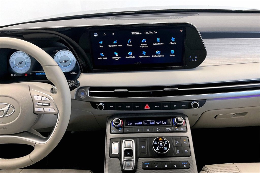 Used 2024 Hyundai Palisade Limited image 6