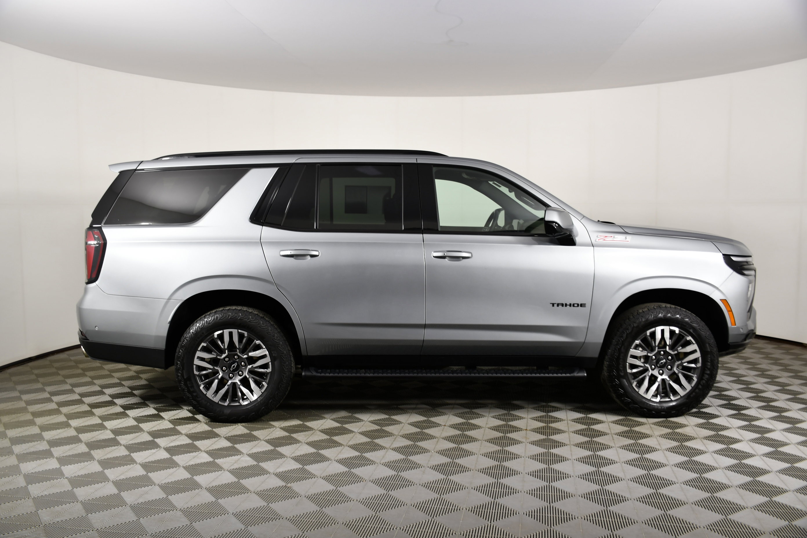 Used 2025 Chevrolet Tahoe Z71 AWD/4WD image 5