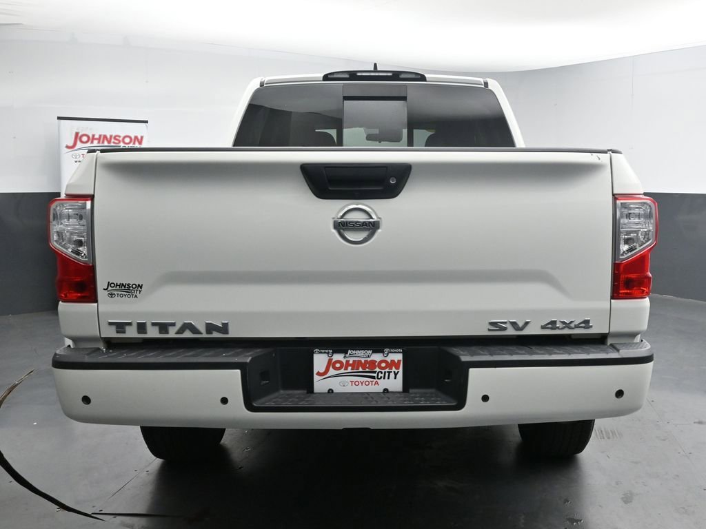 Used 2022 Nissan Titan SV AWD/4WD image 8