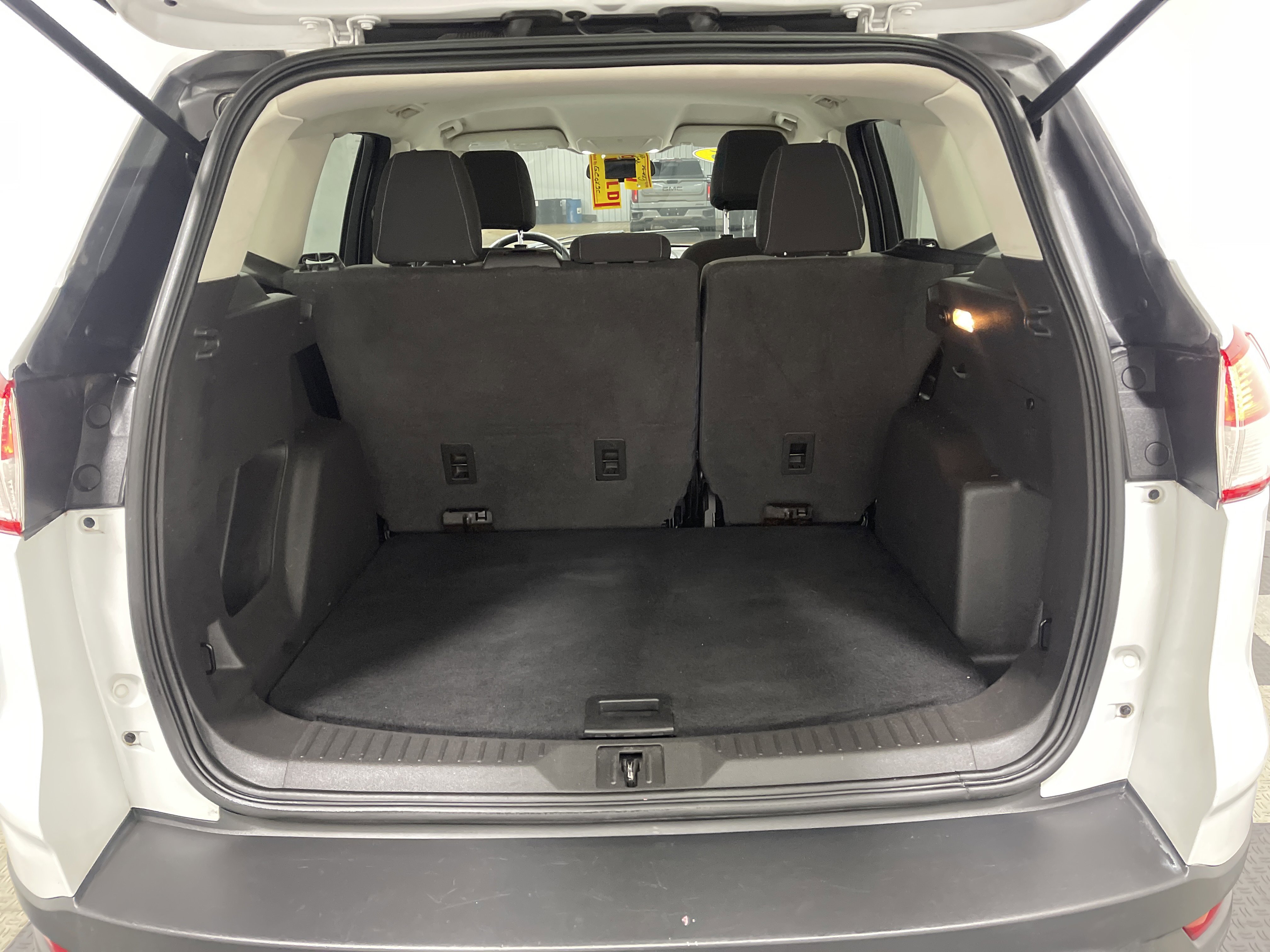 Used 2015 Ford Escape SE image 28