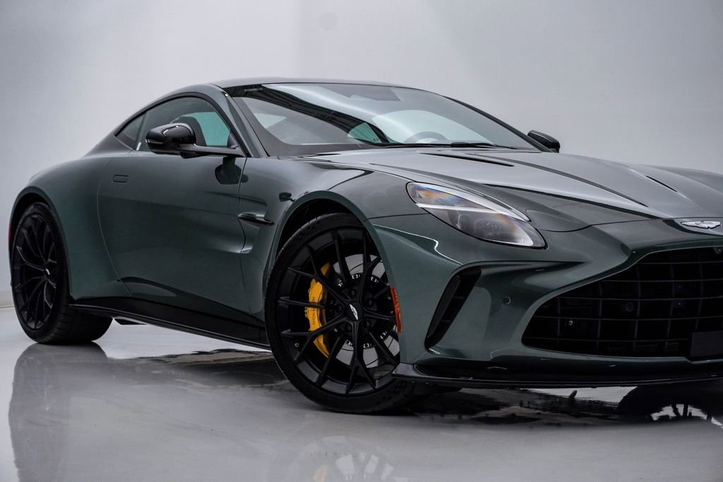 Used 2025 Aston Martin V8 Vantage Coupe RWD video 2