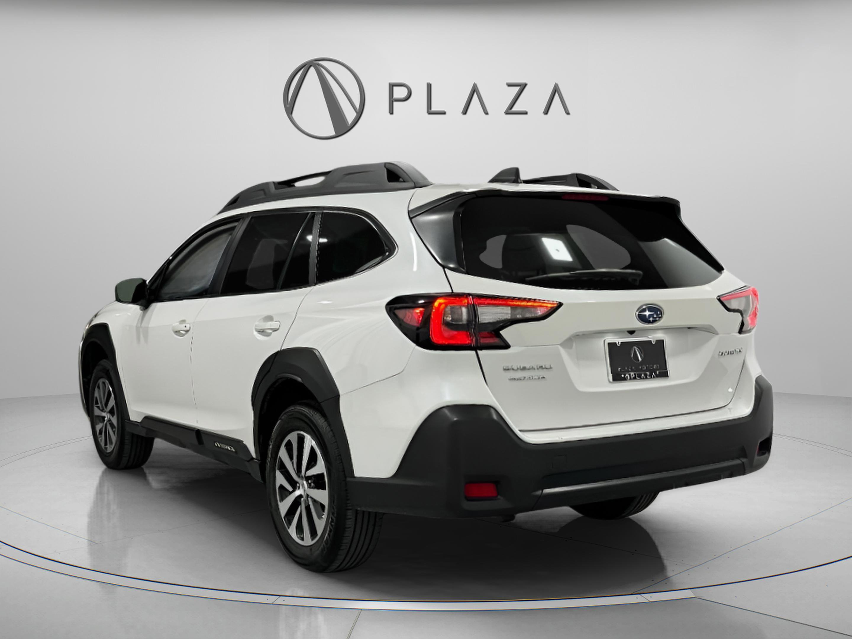 Used 2024 Subaru Outback Premium image 4