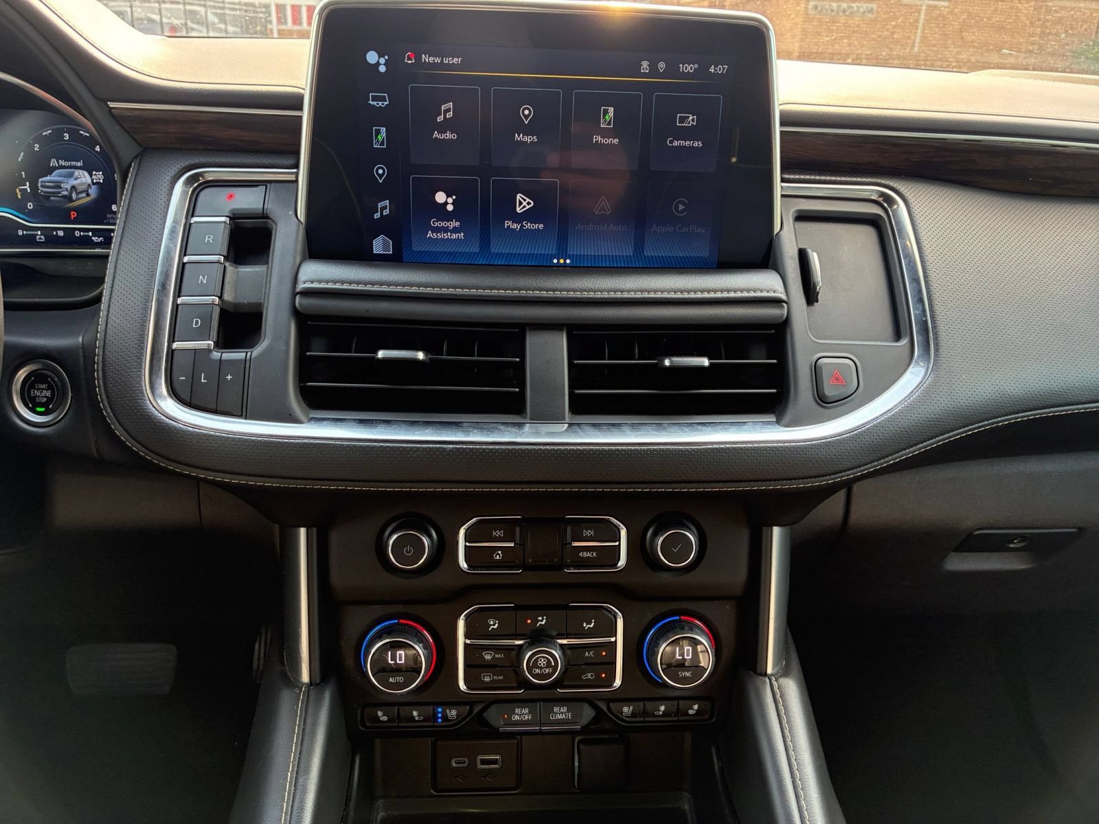 Used 2023 Chevrolet Suburban Premier AWD/4WD image 16