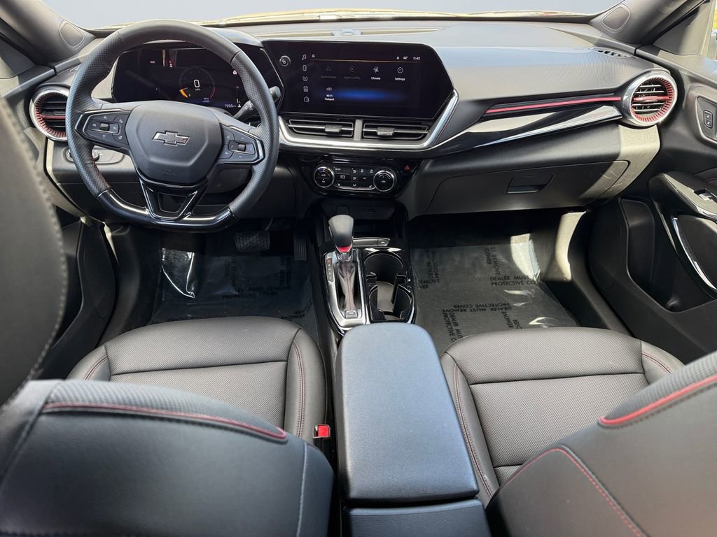 Used 2025 Chevrolet Trax RS w/ Sunroof Package image 10