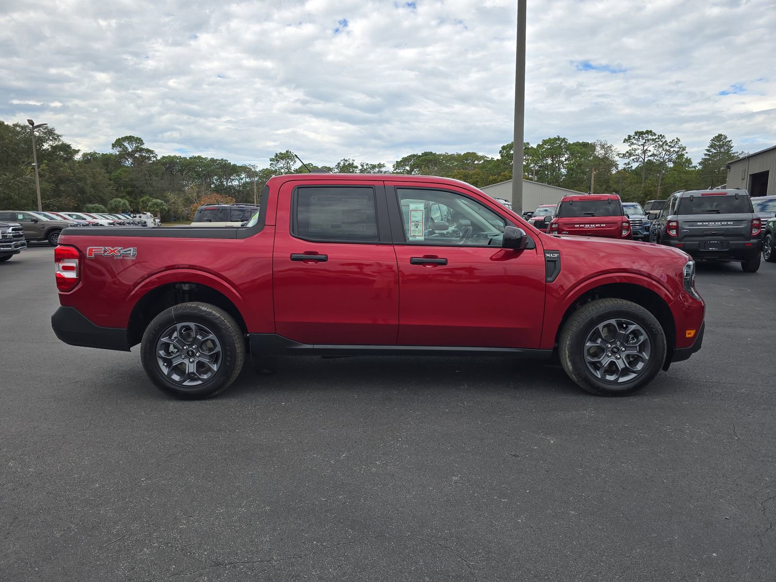 New 2025 Ford Maverick XLT w/ XLT Luxury Package image 3