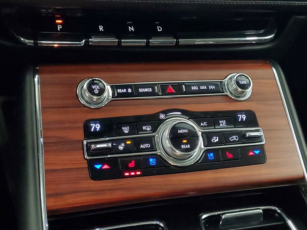 Used 2020 Lincoln Aviator Reserve w/ Equipment Group 202A image 20