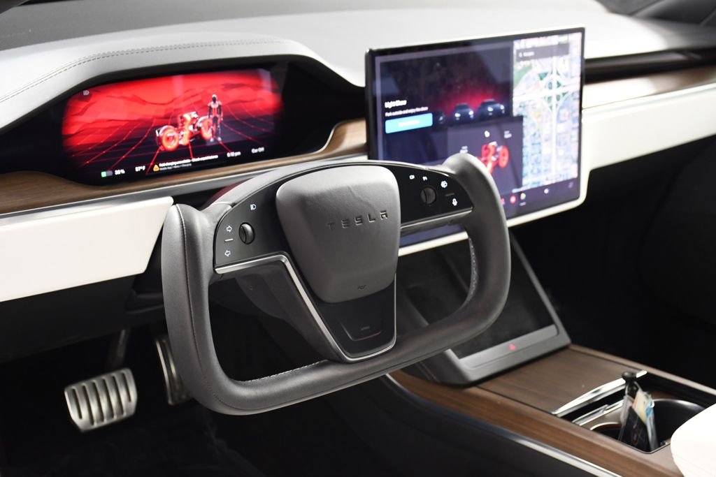 Used 2022 Tesla Model S image 13