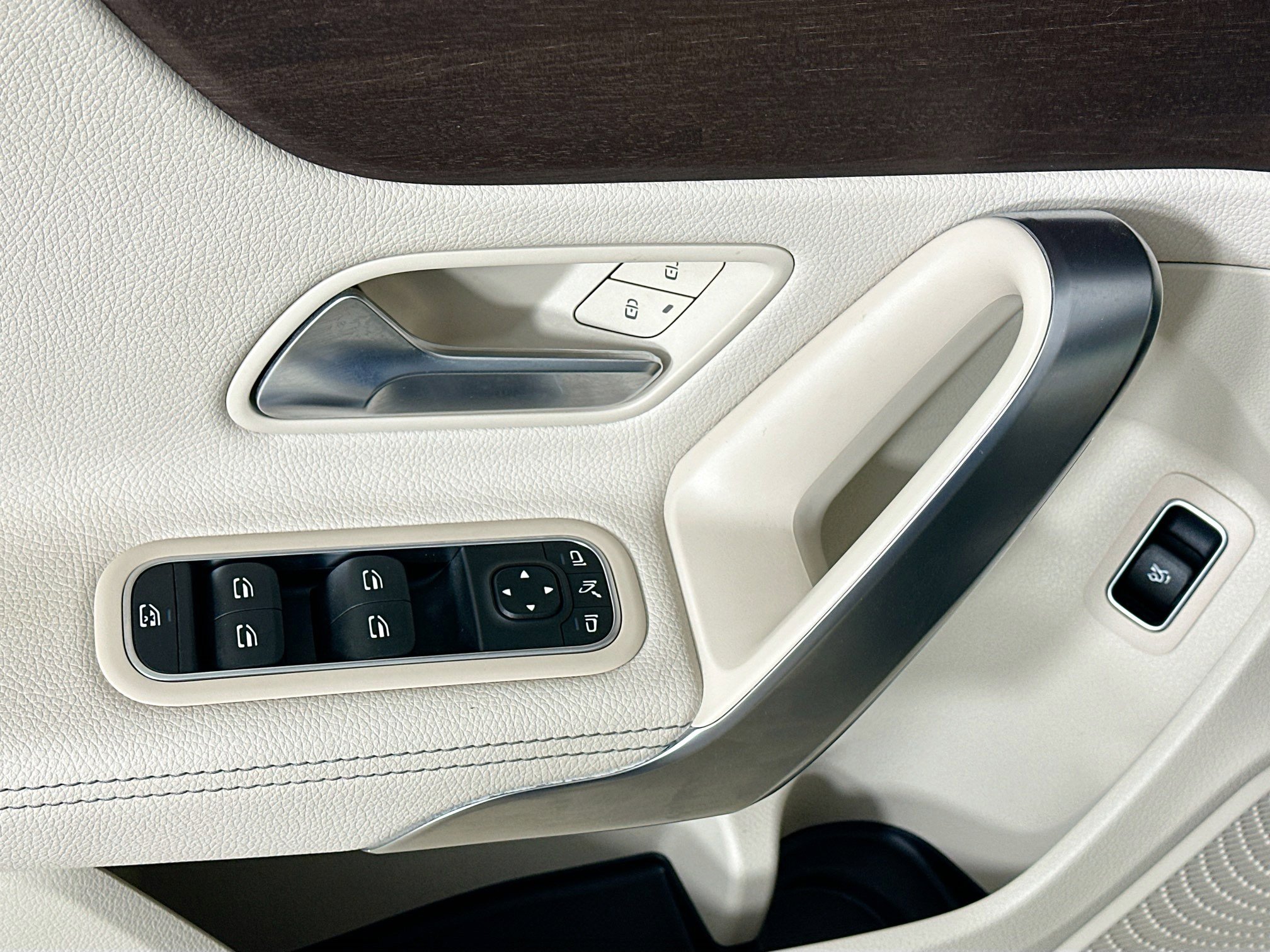 Certified 2022 Mercedes-Benz A 220 4MATIC image 23