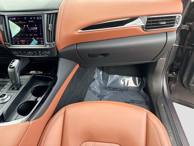 Used 2023 Maserati Levante GT AWD/4WD image 18