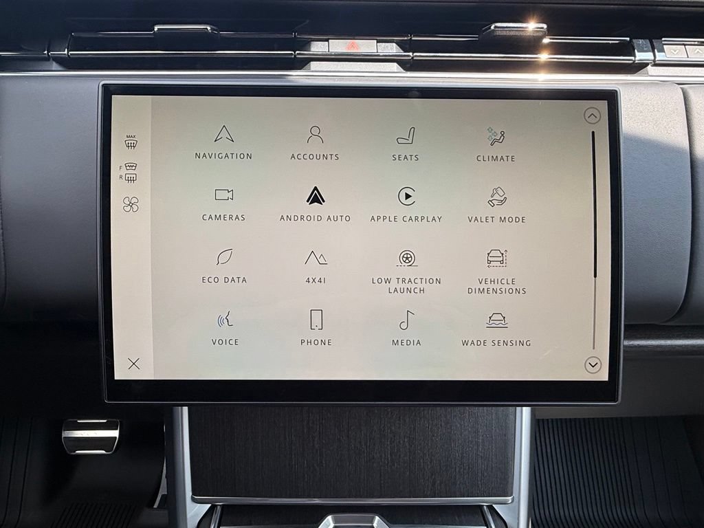 New 2026 Land Rover Range Rover Long Wheelbase SE AWD/4WD image 23