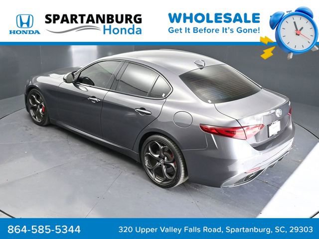 Used 2017 Alfa Romeo Giulia Ti w/ TI 19" Sport Package RWD image 30