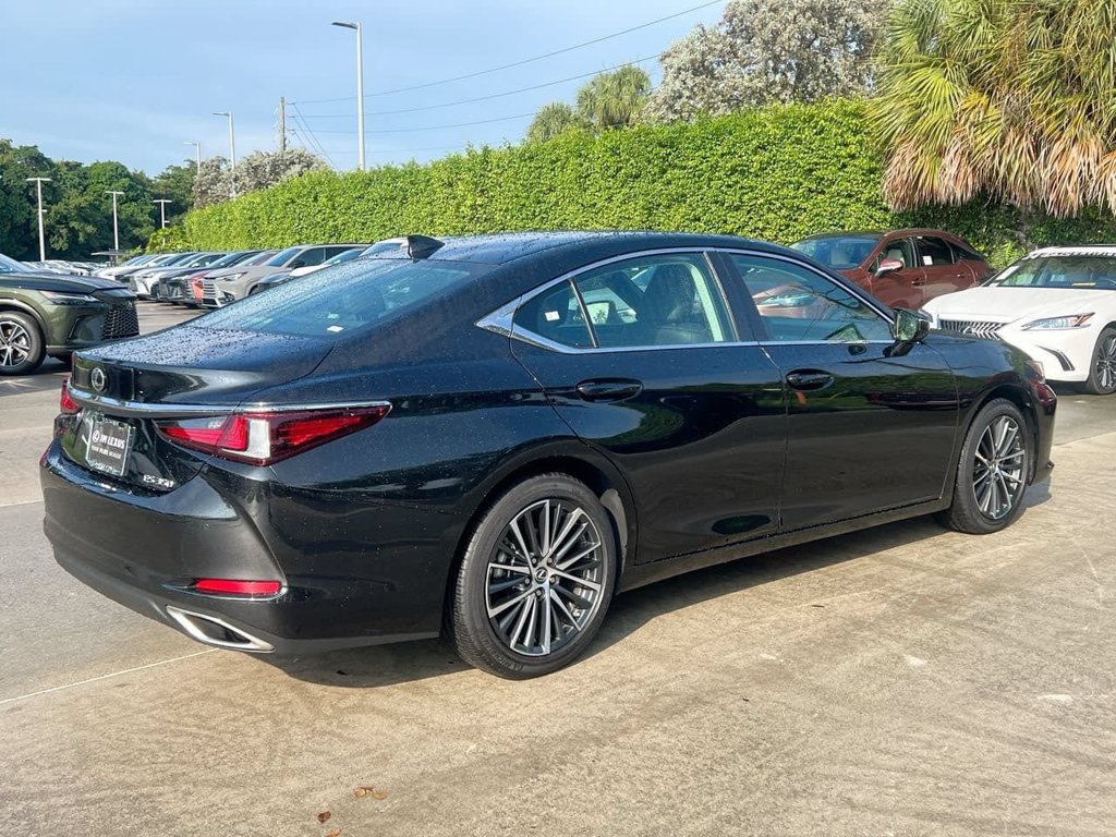 Certified 2025 Lexus ES 350 w/ Premium Package FWD image 7