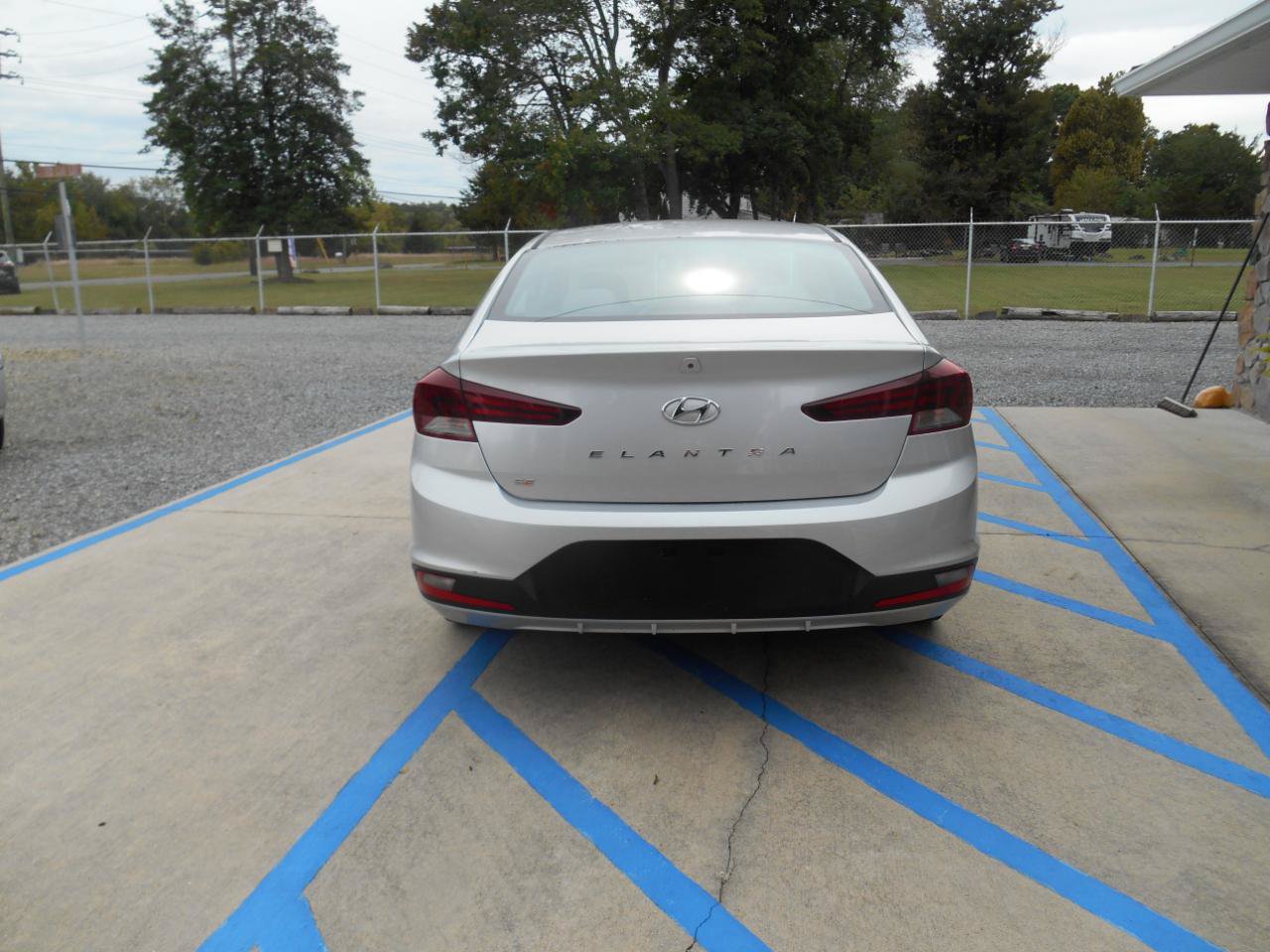 Used 2019 Hyundai Elantra SE FWD image 14