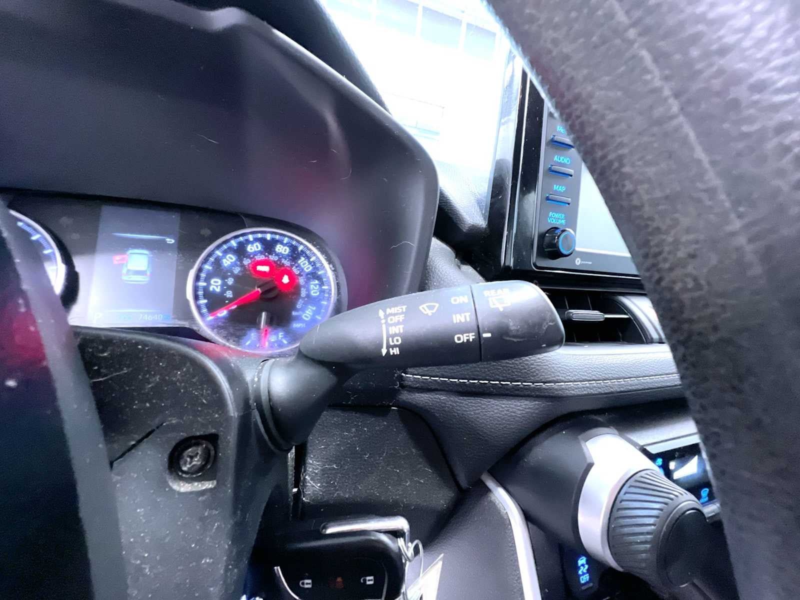 Used 2021 Toyota RAV4 LE AWD/4WD image 19