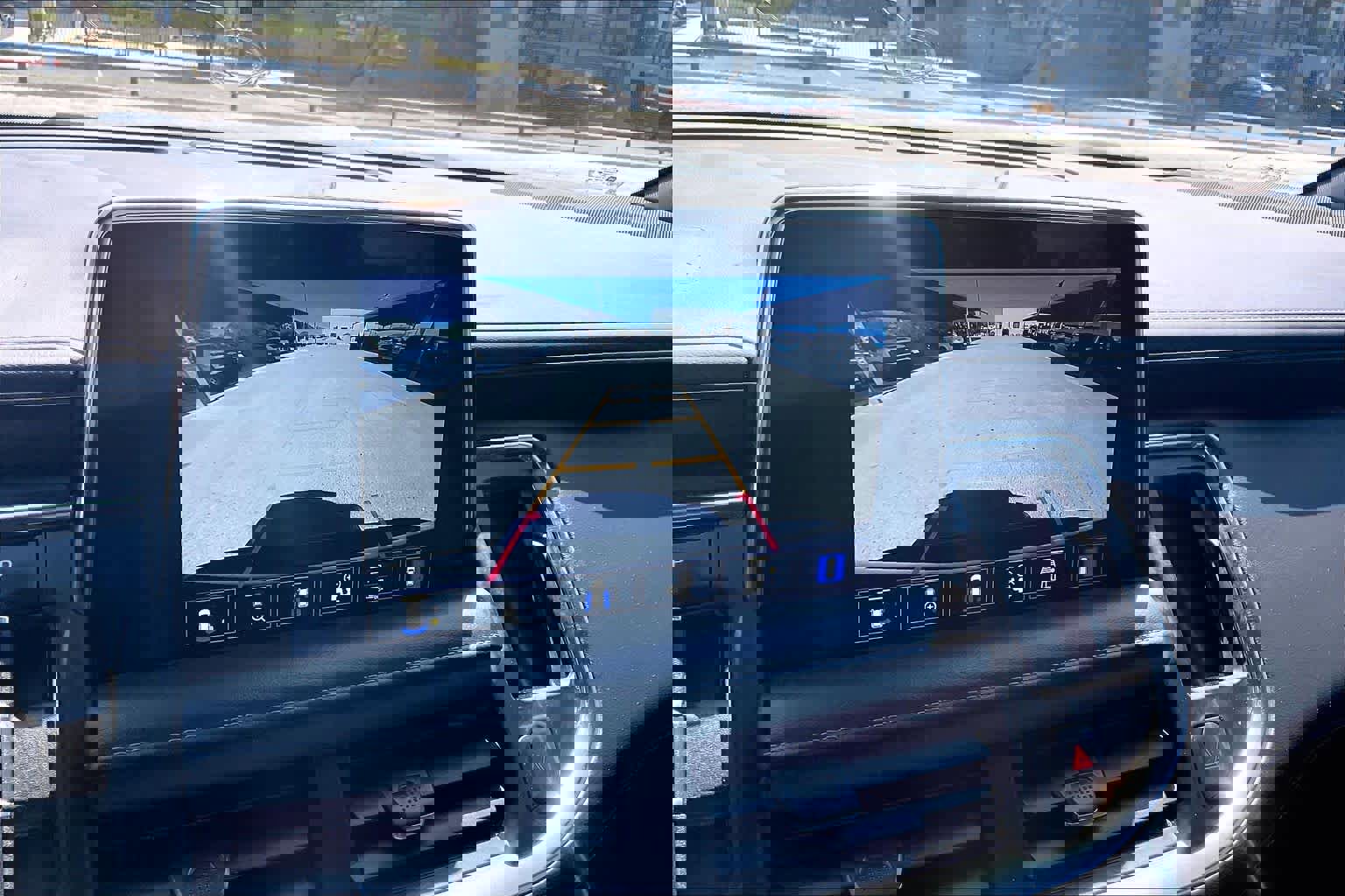 Used 2023 Chevrolet Suburban LT w/ Luxury Package image 26