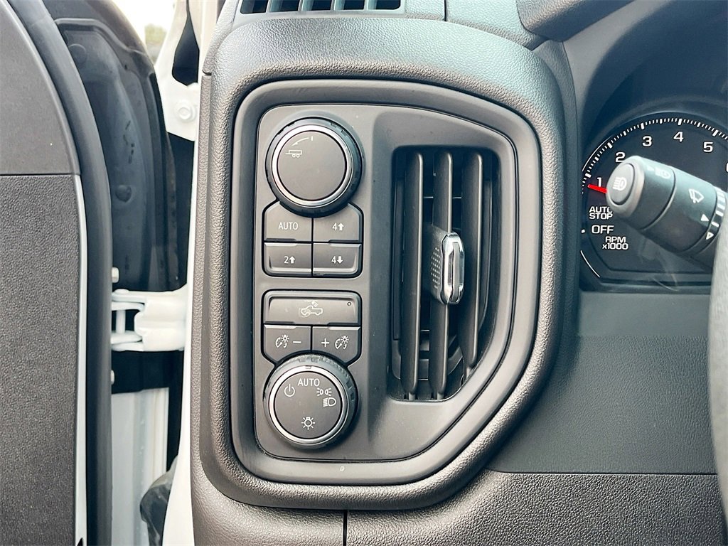 Used 2024 Chevrolet Silverado 1500 Custom Trail Boss w/ Turbomax Blackout Package image 10