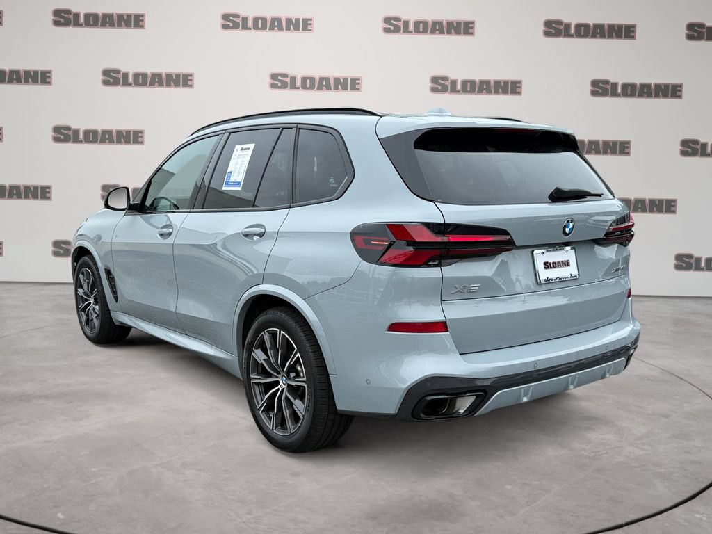 Used 2024 BMW X5 xDrive40i w/ M Sport Package AWD/4WD image 3