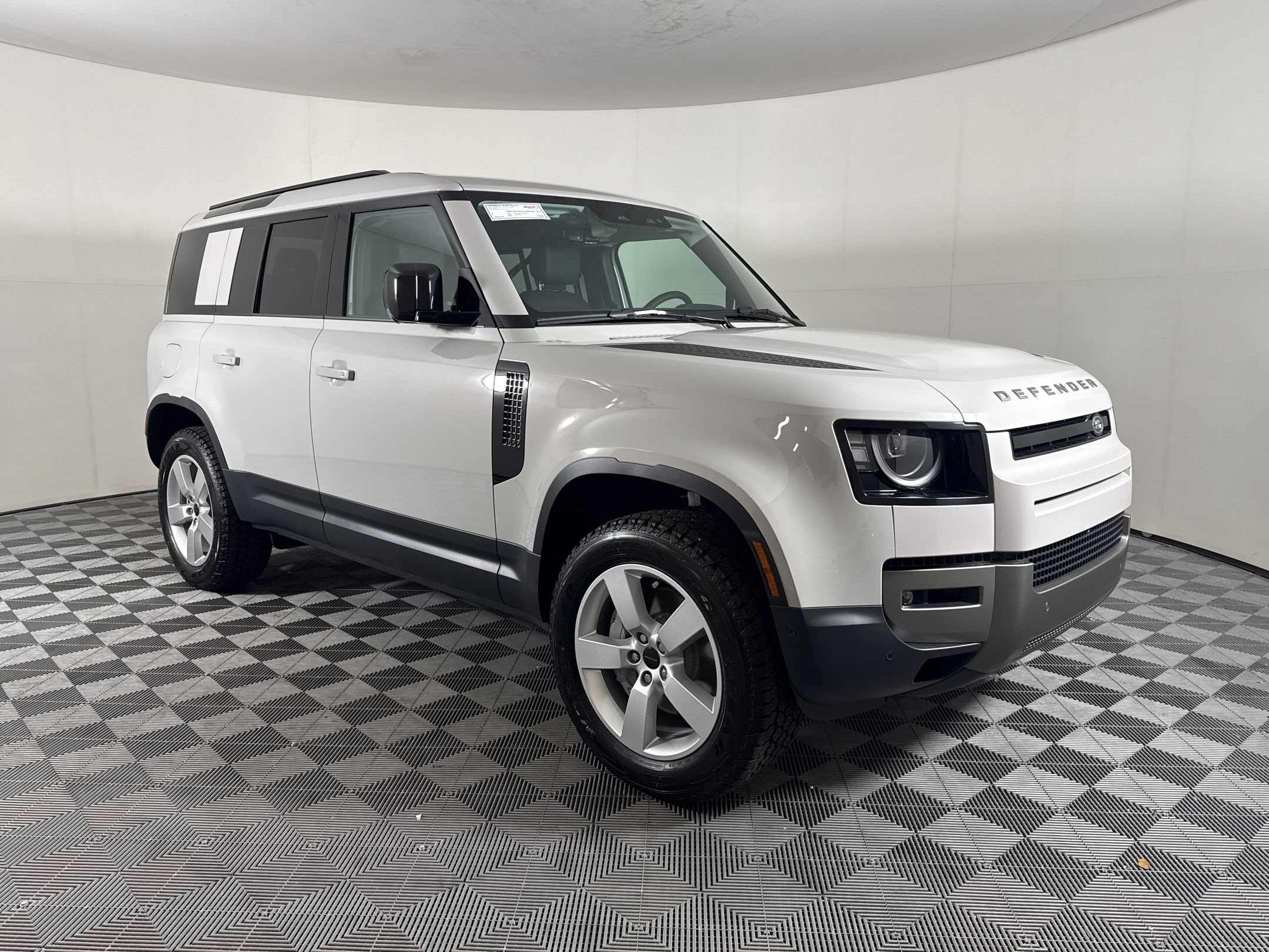 New 2026 Land Rover Defender 110 S AWD/4WD image 7