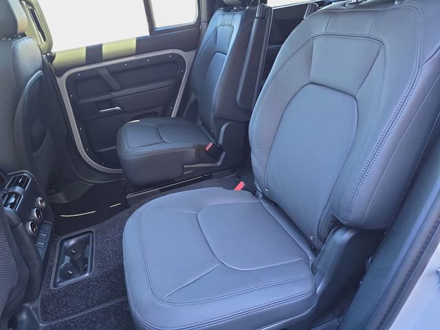 New 2026 Land Rover Defender 130 X-Dynamic SE image 10