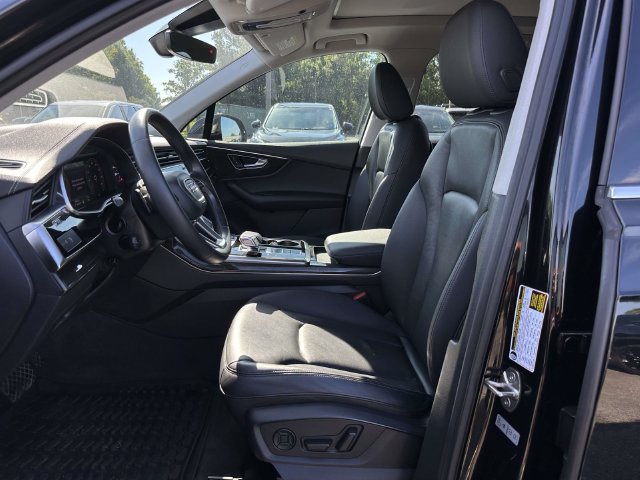 Used 2023 Audi Q7 2.0T Premium w/ Convenience Package AWD/4WD image 17