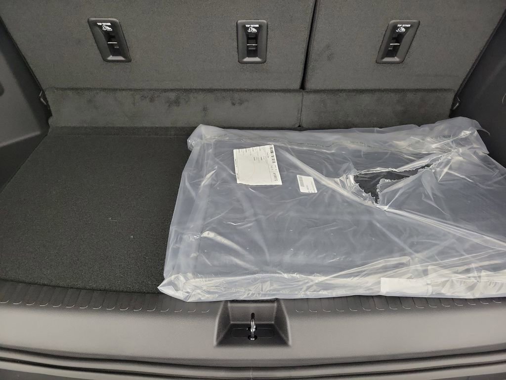 New 2026 Chevrolet Traverse RS w/ LPO, Illumination Package FWD image 31