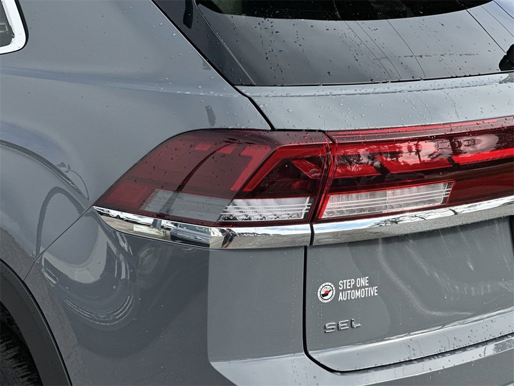 New 2025 Volkswagen Atlas Cross Sport SEL Premium R-Line image 11