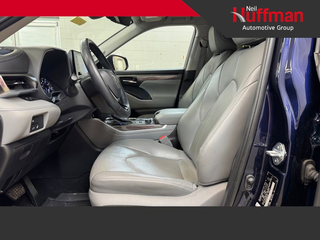 Used 2022 Toyota Highlander Limited AWD/4WD image 12
