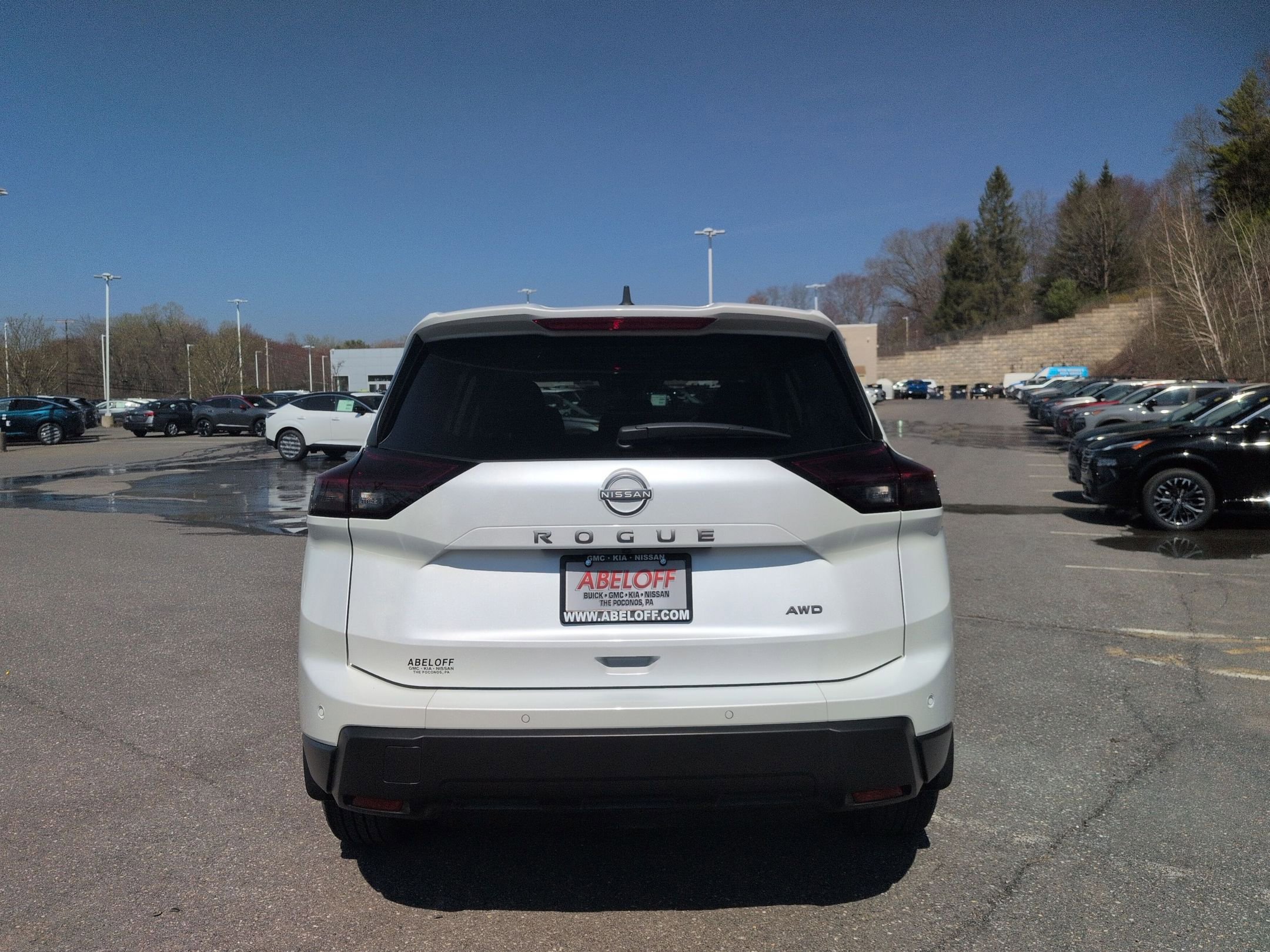 Used 2025 Nissan Rogue S image 6