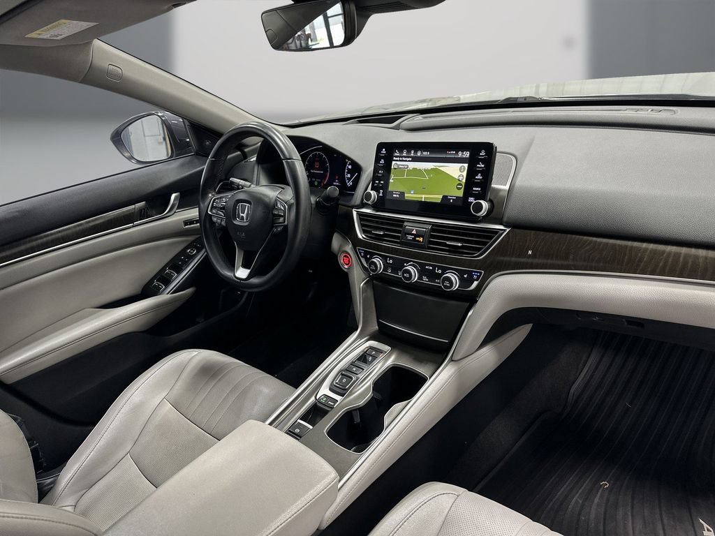 Used 2019 Honda Accord Touring image 16