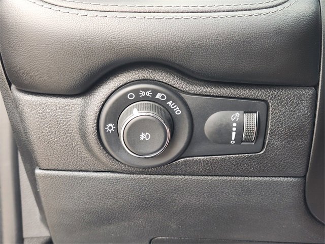 Used 2022 Dodge Durango SXT image 22