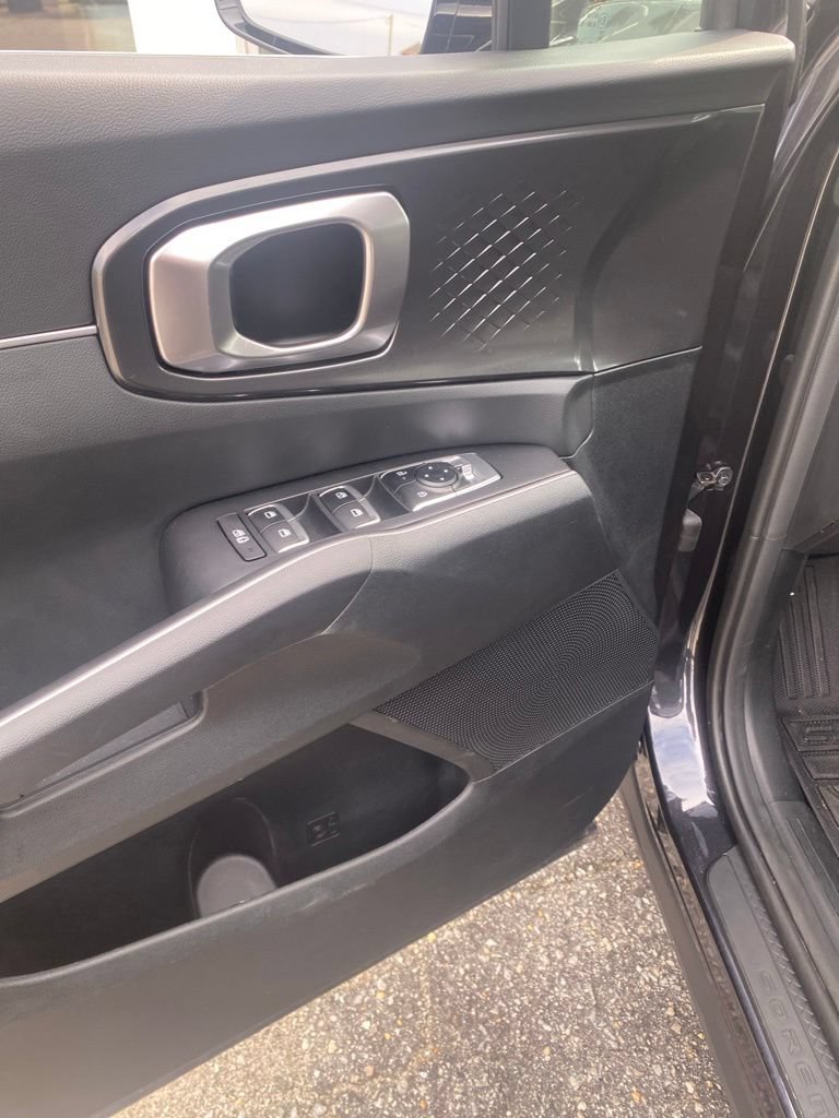 Used 2025 Kia Sorento S w/ Panoramic Sunroof Package FWD image 12