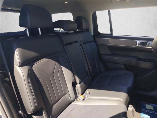 Used 2024 Hyundai Santa Fe SEL FWD image 18