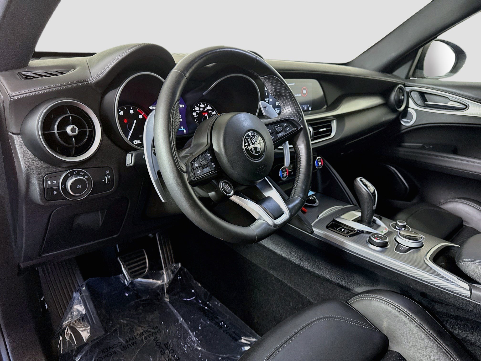 Used 2023 Alfa Romeo Stelvio Veloce AWD/4WD image 23