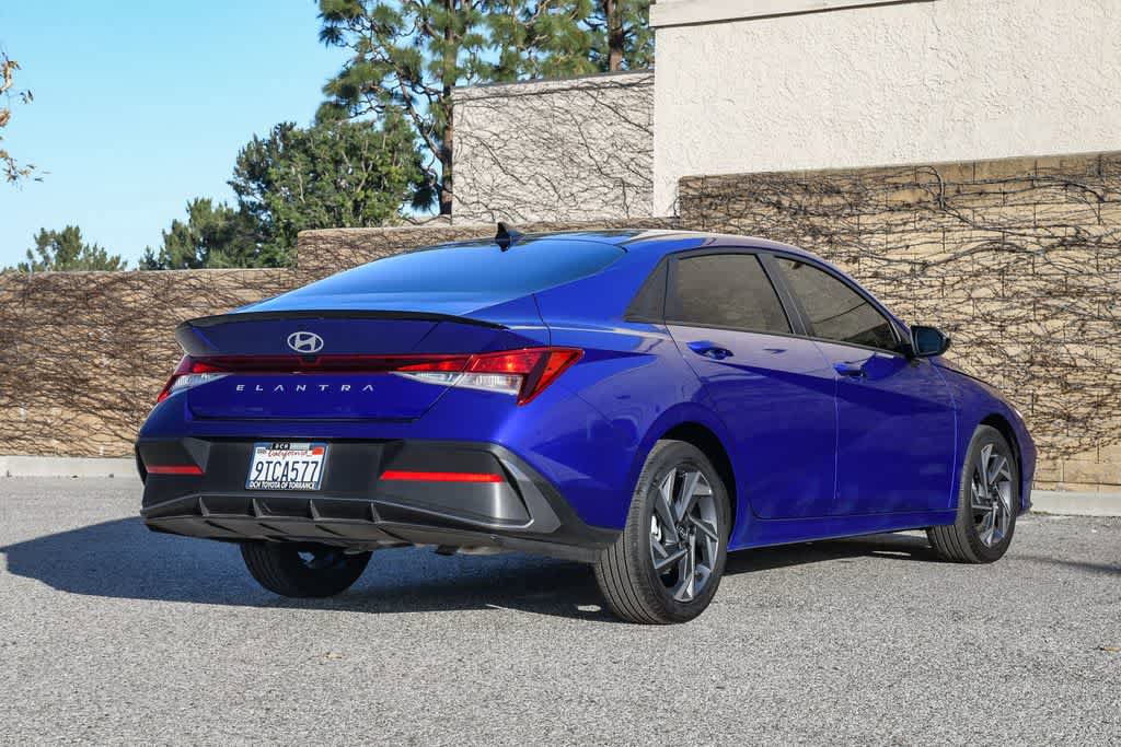 Used 2025 Hyundai Elantra Sport FWD image 7